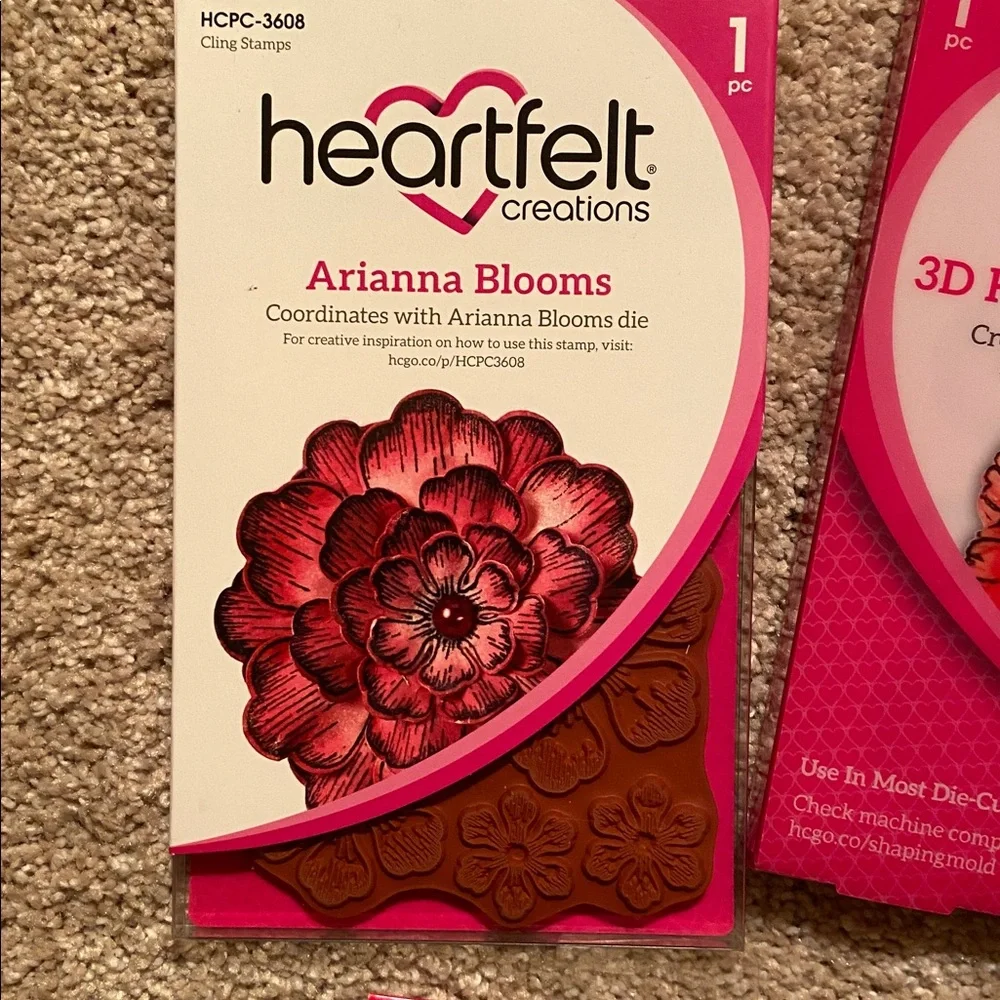 Heartfelt Creations 8 Piece Set With Shaping Mold and DieCuts - Picture 4 of 8